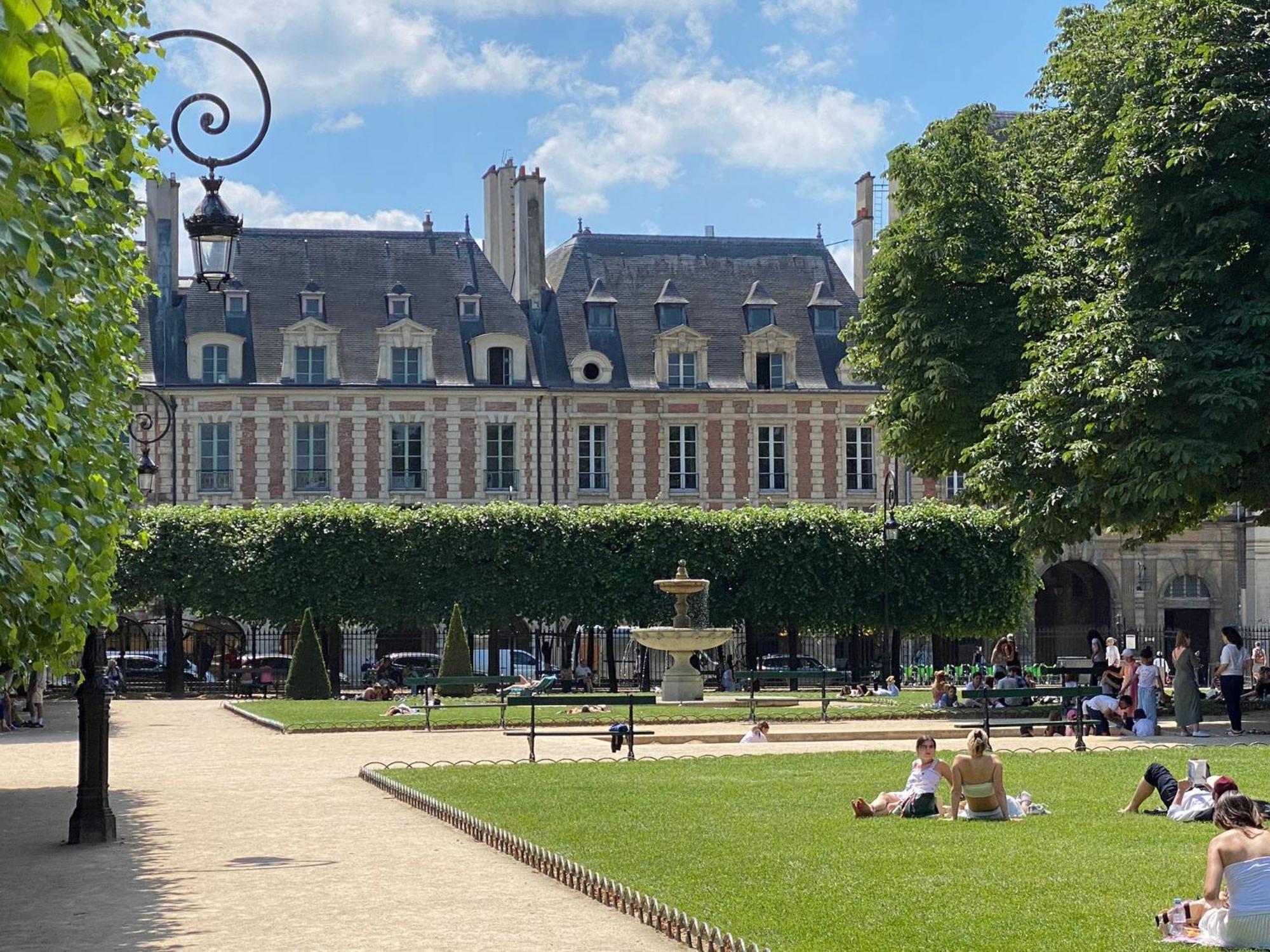 De Standing - Place Des Vosges - Cozy 2 Pieces - Apartment